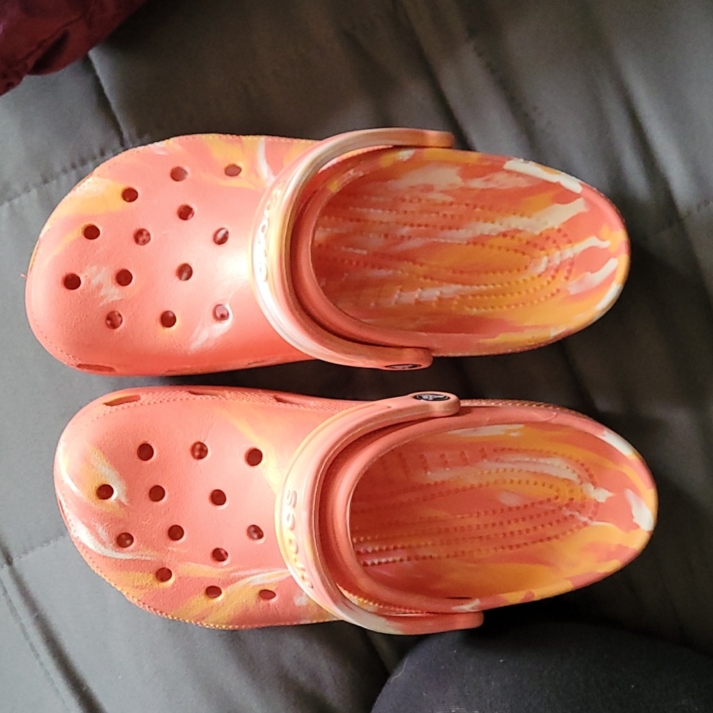 Marble Crocs